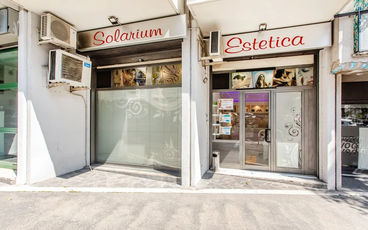 Esterno del centro Armonia Montagnola in Piazzale Roberto Ardigò